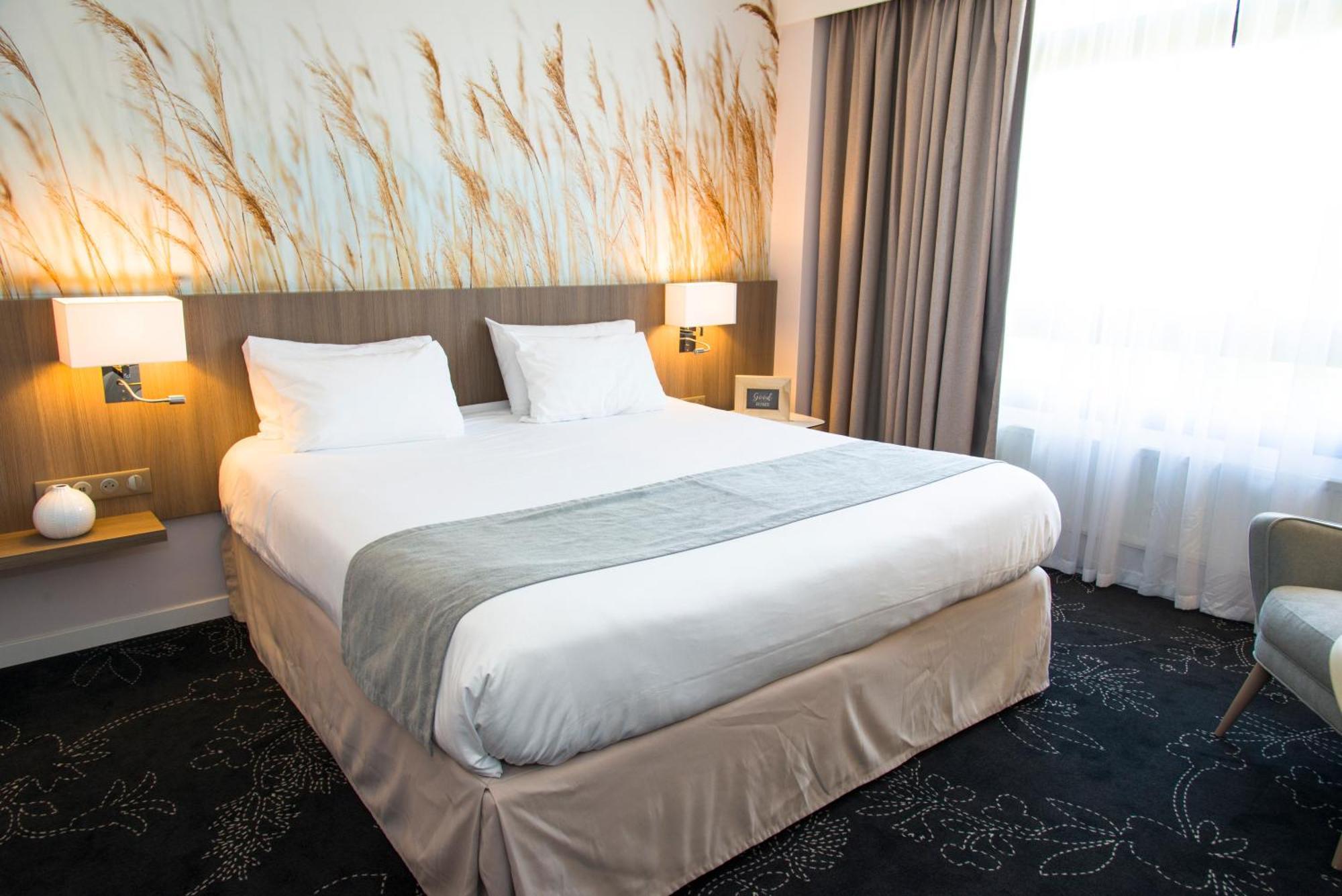 Holiday Inn Calais Coquelles By Ihg Exterior photo